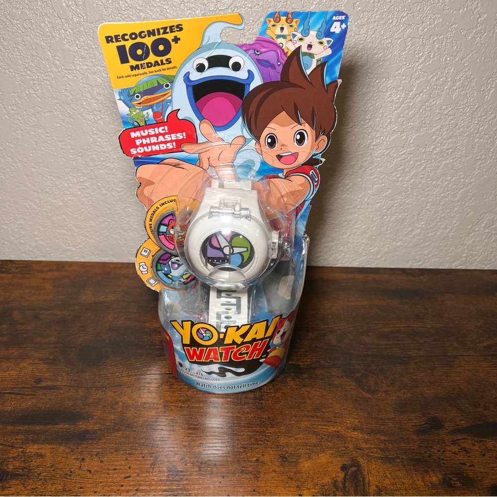HASBRO Yo-Kai Watch Season 1 with 2 Medals NIB DAMAGED BOX